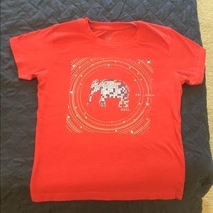 T-shirt. Size 8-10 years